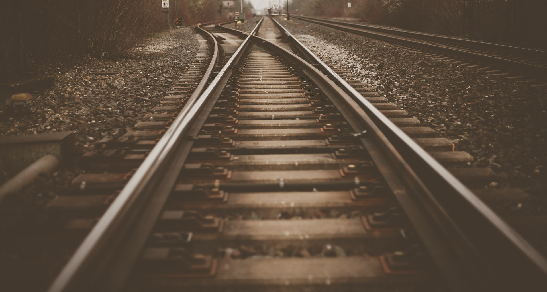 Up close view of train tracks